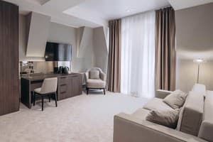 Гостинично-ресторанный комплекс PARK HOTEL BRISTOL. Полулюкс двухместный  6