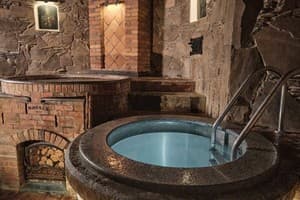 UNGVARSKIY Thermal Hotel 5